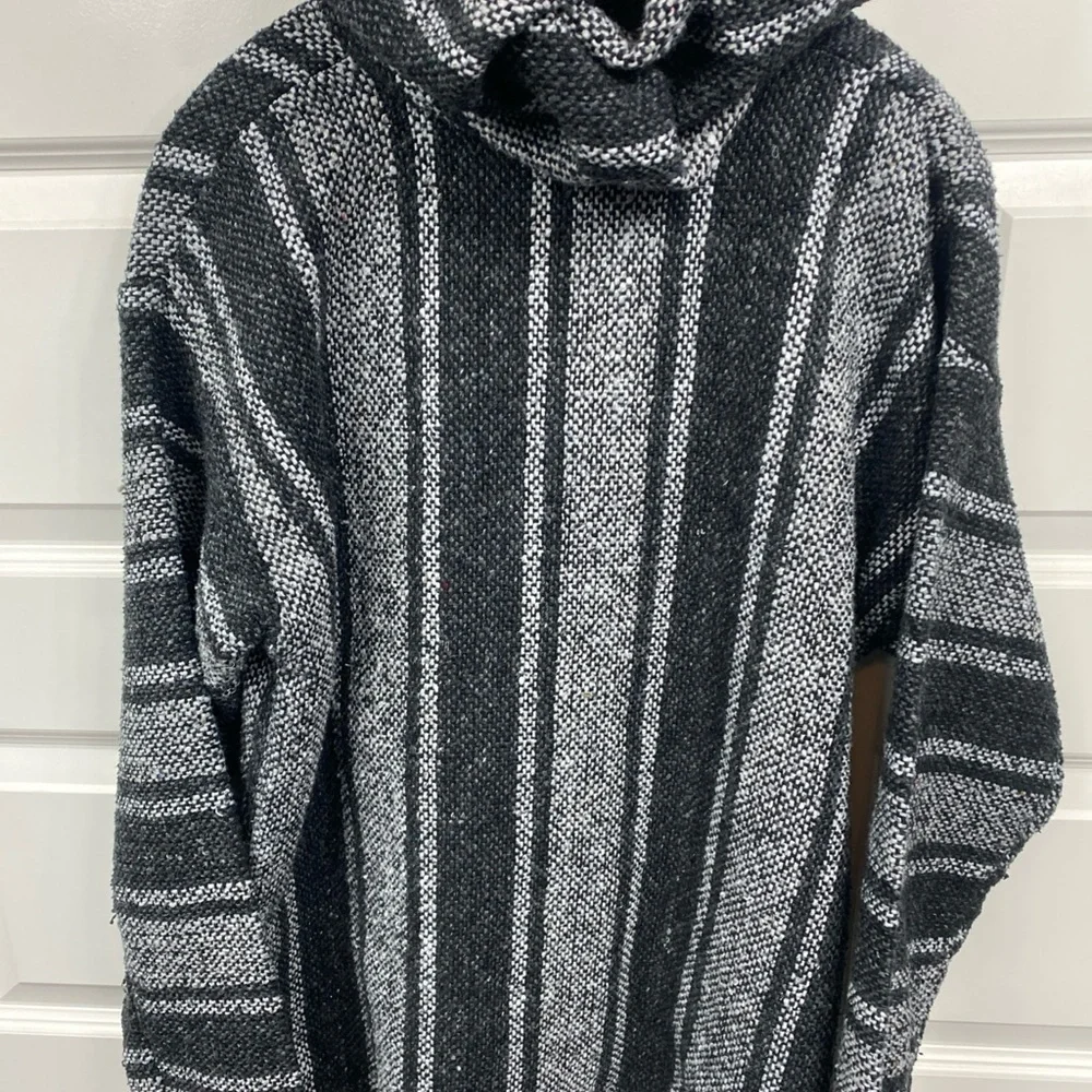 Earthbound Trading Co Poncho Baha Mexican Hoodie Pullover Molina Black Gray Med